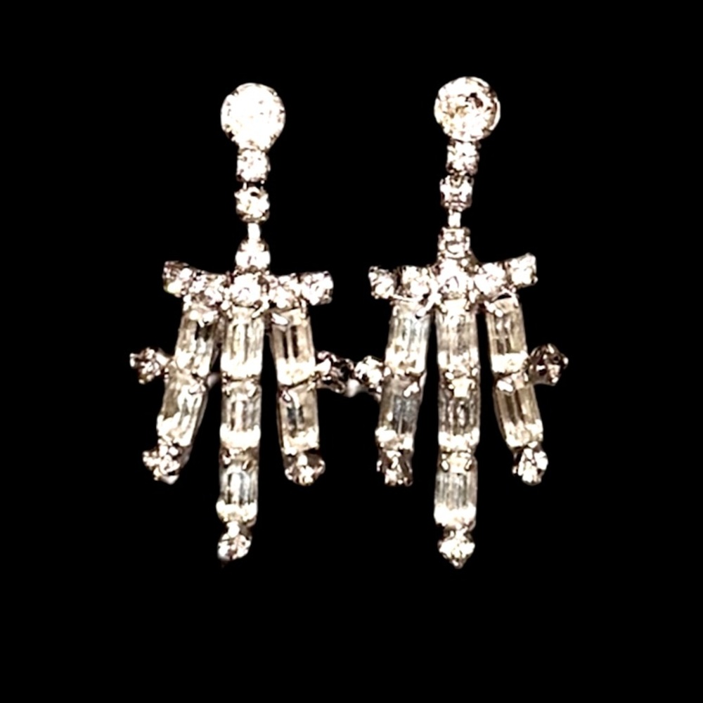 Vintage 1950’s Clear Rhinestone Screw Back Dangle Earrings With Baguettes.